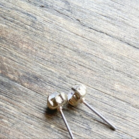Alquimia Gold Stud Earrings - Picture 3 of 6